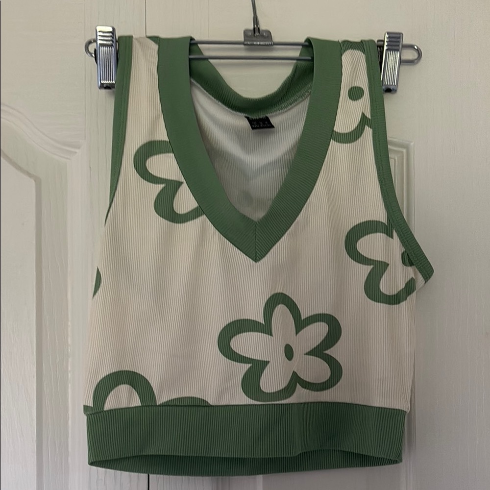 SHEIN Green and Cream Floral Crop Top